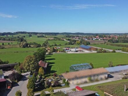 Nur 6km nach Utting am Ammersee: Grundstück mit Baugenehmigung für EFH in Entraching