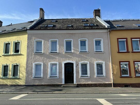 Sehr gepflegtes, kleines Mehrfamilienhaus in guter Lage von Hof