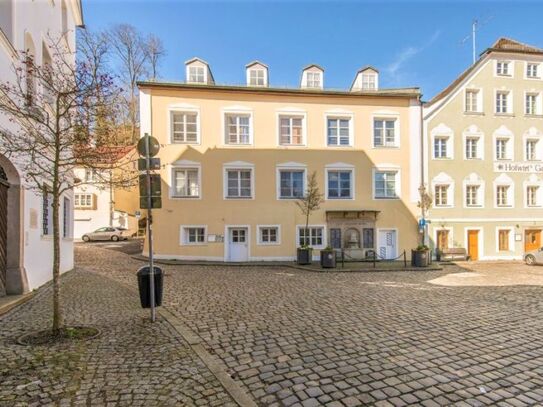 Historischer Wohntraum: 3-Zimmer-Wohnung - repräsentativ und flexibel nutzbar in Passau (Hals)