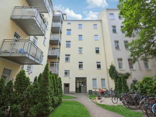 Tolles City-Apartment im Samariterkiez: 1 1/2 Zimmer, Süd-Balkon, Aufzug und sehr ruhig!