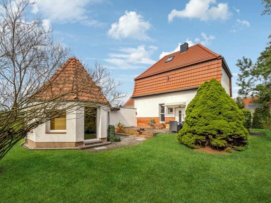 Perfekt für die kleine Familie! Charmantes Einfamilienhaus in Falkensee auf großem Grundstück!