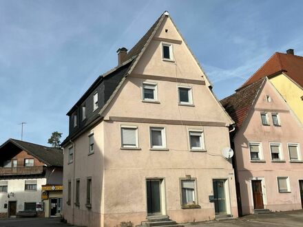 Modernisiertes, großzügiges Einfamilienhaus mit Einliegerwohnung unter Denkmalschutz in Stimpfach