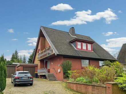 Großzügig aufgeteiltes Einfamilienhaus mit Teilkeller und zwei Garagen in Goosefeld bei Eckernförde