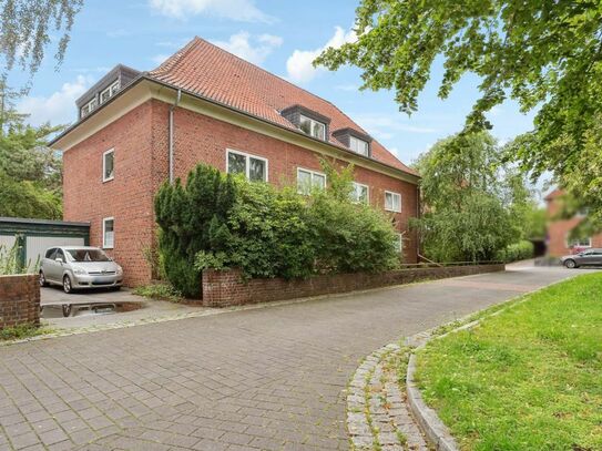 Vollvermietetes Mehrfamilienhaus mit 6 Wohneinheiten und 4 Garagen in zentraler Lage von Rendsburg