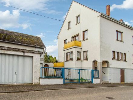 Langenscheid: Wohnhaus für die große Familie mit Garage und Garten