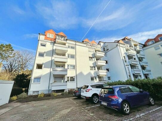 Obertshausen: Ansprechende 4-Zimmer-Wohnung mit Balkon, Garage und Nähe zur Natur