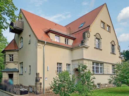 Helle und moderne 2-Zimmer-Dachgeschosswohnung in repräsentativer Villa in der Dresdner Südvorstadt