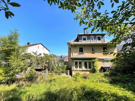 Mehrfamilienhaus mit vielen Gestaltungsmöglichkeiten und schönem Grundstück