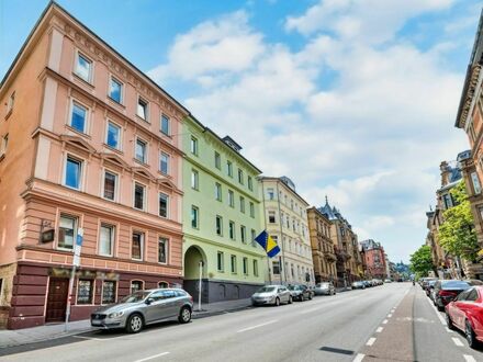 Moderner Glanz in schönem Altbau