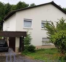 Freistehendes Wohnhaus mit Einliegerwohnung in Waldrandlage von Bexbach