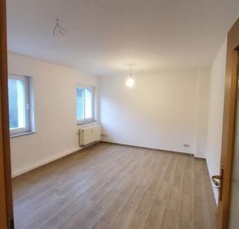 Frisch sanierte Wohnung im Grünen