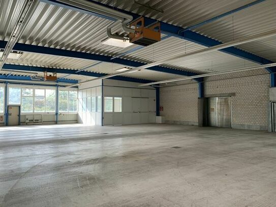 2 Warmhallen (2.626 m², 7,5 m hoch)**Ausstellung (ca. 200 m²)**Büroräume (286 m²)**7.500 m² Reserve