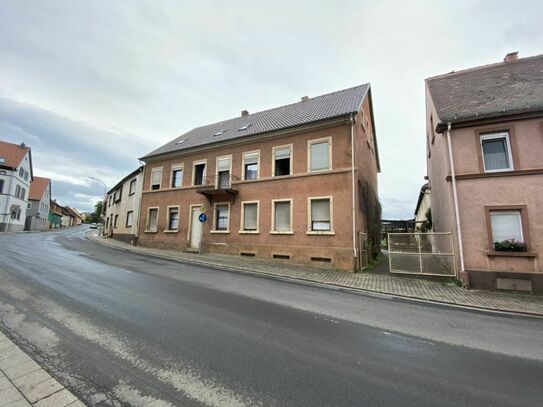 Dreifamilienhaus in zentraler Lage