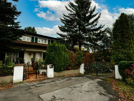 Großzügige Landhausvilla in ruhiger Waldrandlage und schönem Grundstück Neunkirchen-Kohlhof