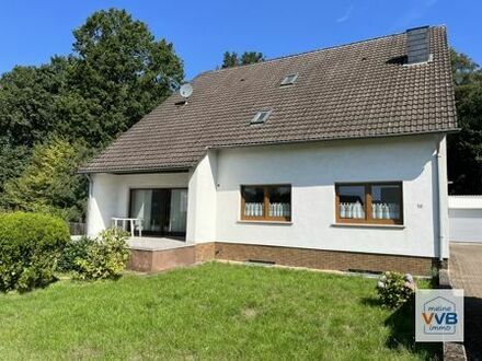 Freistehendes Ein- Zweifamilienhaus mit Garten und Garage in 
Bestlage von Saarwellingen