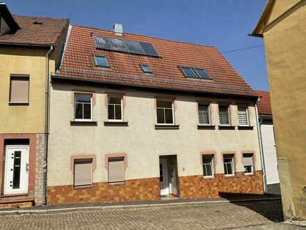 Gemütliches Wohnhaus am Fuße der Osterburg