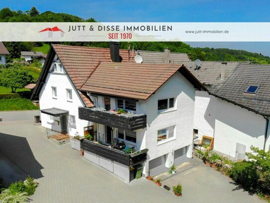 Zweifamilienhaus mit zwei 3,5 Zimmerwohnungen mit Balkon und Garage in Gernsbach - Staufenberg