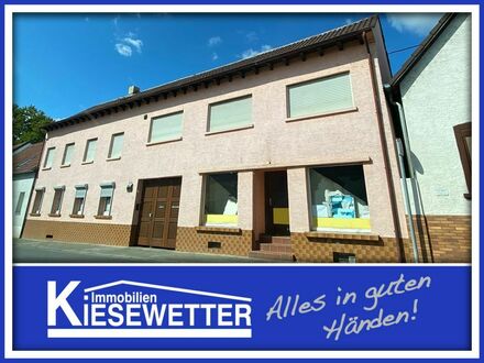 Wohnen, Vermieten und Entfalten in zwei Zweifamilienhäusern mit Gewerbeeinheit in Worms-Horchheim