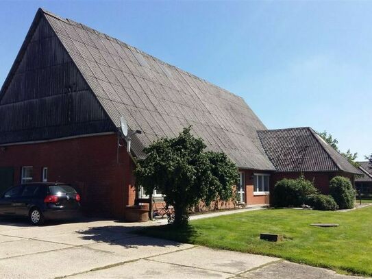 Ein Traum, das eigene Pferd direkt am Haus zu haben! Teilsaniertes Bauernhaus mit 1 Ha. Weide!