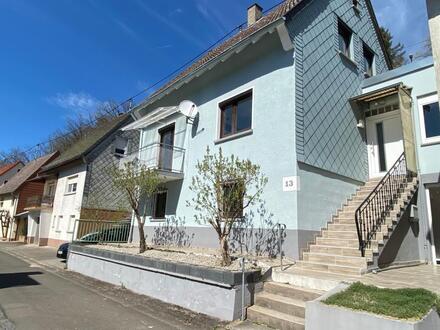 **EINZIEHEN & WOHLFÜHLEN** - Frisch renoviertes kleines Haus in ruhiger Wohnlage -