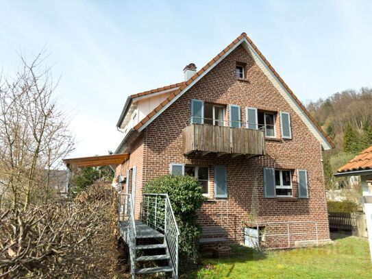 Einzigartiges Einfamilienhaus in idyllischer Lage mit Garten