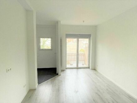 Renovierte 2,5-Raum-Wohnung im 2. OG mit Balkon