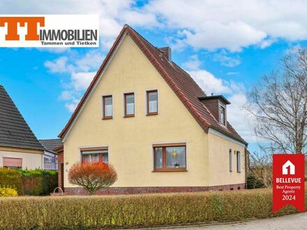 TT bietet an: 
Gemütliches 1-2-Familienhaus mit sehr schönem Grundstück in ruhiger Lage im Stadtteil Coldewei!