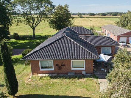 Bungalow mit Einliegerwohnung, Stall, Pferdebox, Halle und großer Weide