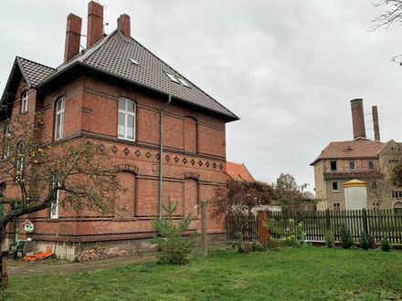 Käuferprovisionsfrei: Denkmalgeschütztes Mehrfamilienhaus mit Mietsteigerungspotenzial