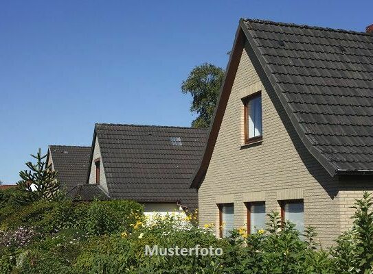 Reihenmittelhaus mit Carport und Terrasse