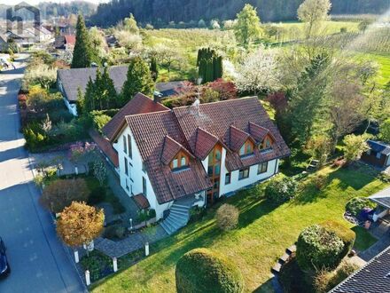 Traumhaus mit großem Garten, Schwimmbad, Sauna und 3 Garagen in Radolfzell-Stahringen