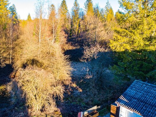 WOLFRATSHAUSEN: GROSSES BAUGRUNDSTÜCK AM NATURSCHUTZGEBIET - GEGEN GEBOT