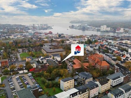 EFH und Grundstück mit großem Aufwertungspotential: Gute Lage in Flensburg