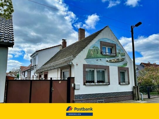 Malerei trifft Wohnkomfort: Einfamilienhaus mit einzigartiger Fassadengestaltung in Raddusch