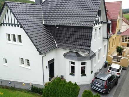 Einzigartige Luxusvilla für den gehobenen Anspruch mit großer Terrasse im grünen Herzen Thüringens