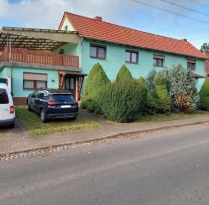 Zweifamilienhaus mit überdachter Terrasse