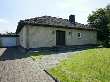 Wohnen auf einer Ebene: Frst. Bungalow auf schönem Grundstück in Berg. Gladbach-Schildgen!