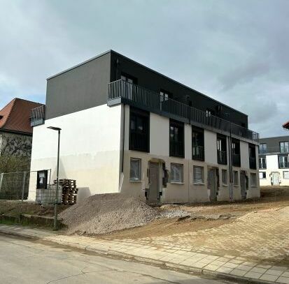 Hier können Sie schon bald einziehen! Top-Reihenhausanlage in Kleinlinden.