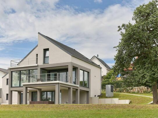 Neubau: Traumhaftes Architektenhaus in bester Ortsrandlage mit herrlicher Aussicht