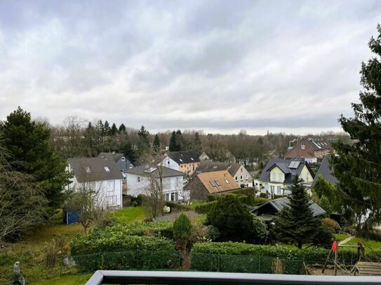 Wohnen mit Charme!
Perfekt für 1-2 Personen, zwei Balkone und Garage im schönen Mülheim - Heißen