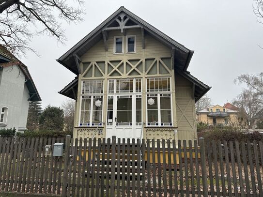 Repräsentative Gewerbefläche in charmanter Holzvilla, im idyllischen Prinzenviertel - mit Veranda und Garten