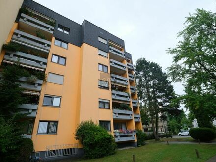 HOCH HINAUS - Charmante Wohnung mit Weitblick, Balkon und Stellplatz