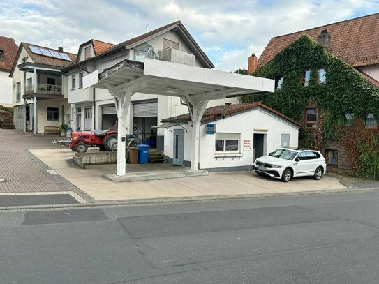 Ehemalige Tankstelle mit Büroräumen in Partenstein