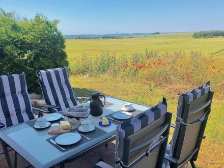 Zur Vermietung oder Selbstnutzung!
Traumhafte Ferienwohnung mit Boddenblick auf Rügen