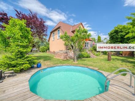 IMMOBERLIN.DE - Sehr sympathisches Einfamilienhaus mit Landhausambiente & Gartenparadies