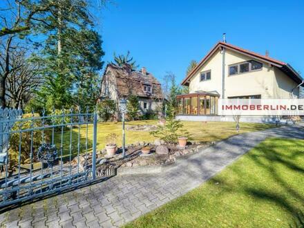 IMMOBERLIN.DE - Herrliches Ein-/Zweifamilienhaus mit großzügigem Grundstück und Wintergarten in Südlage