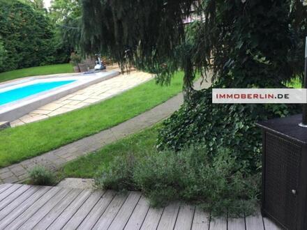 IMMOBERLIN.DE - Exquisiter Bungalow & Gästehaus mit Pool in gediegener Familienlage