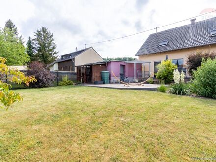 -RE/MAX- Doppelhaushälfte mit Garten