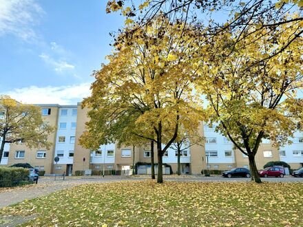 Gut geschnittene & helle 2-Zimmer-Wohnung mit sonnigem Balkon + 2 TG-Stellplätze