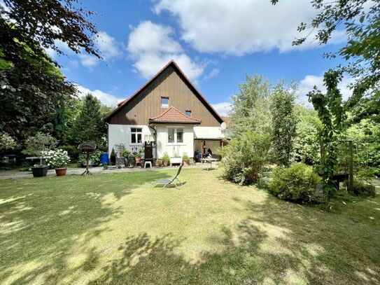 Doppelhaushälfte mit Charme & schönem Garten - Nähe Bornumer Holz